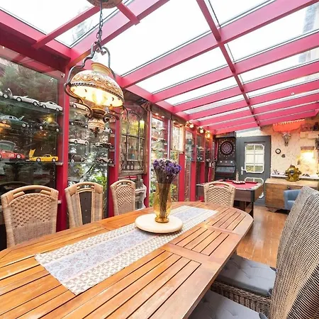 Flat With Garden In *